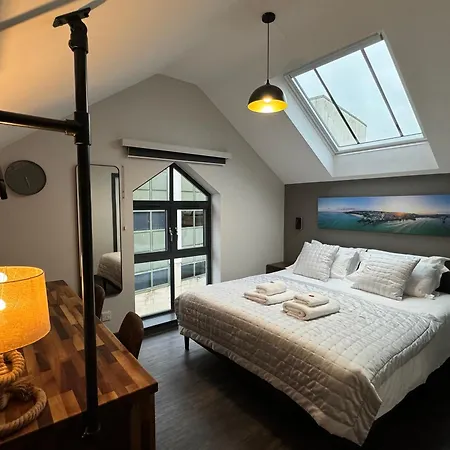 Uno In The City - Luxury Serviced Accommodation Truro Exterior photo