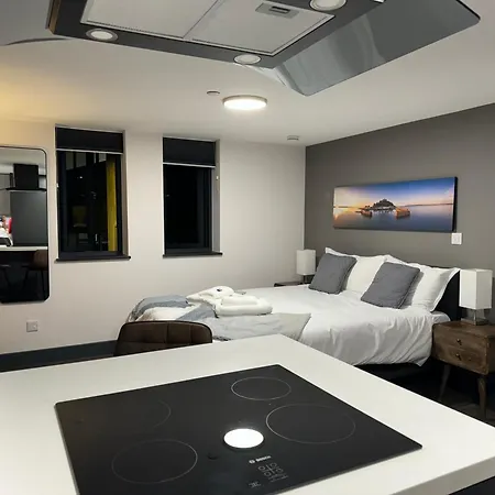 Uno In The City - Luxury Serviced Accommodation Truro Exterior photo