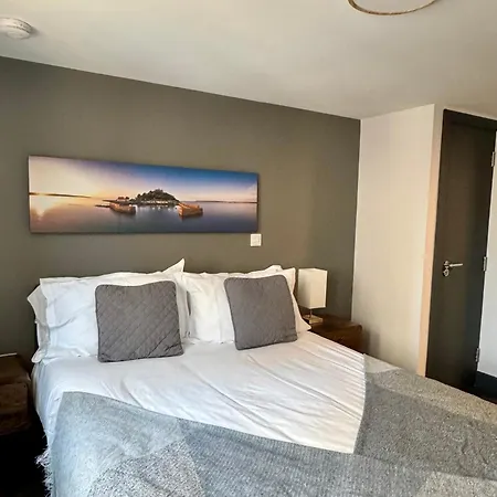 Uno In The City - Luxury Serviced Accommodation Truro Exterior photo