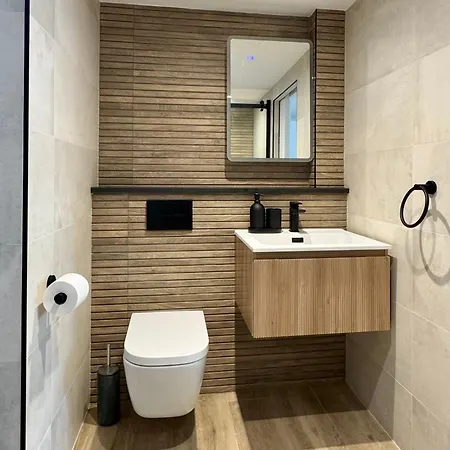 Uno In The City - Luxury Serviced Accommodation Truro Exterior photo