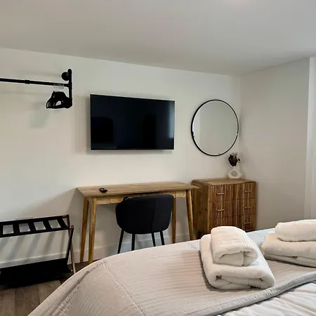 Uno In The City - Luxury Serviced Accommodation Truro Exterior photo