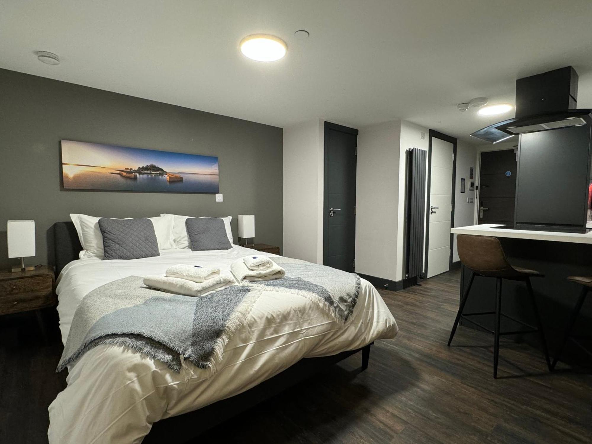 Uno In The - Luxury Serviced Apartamento Truro